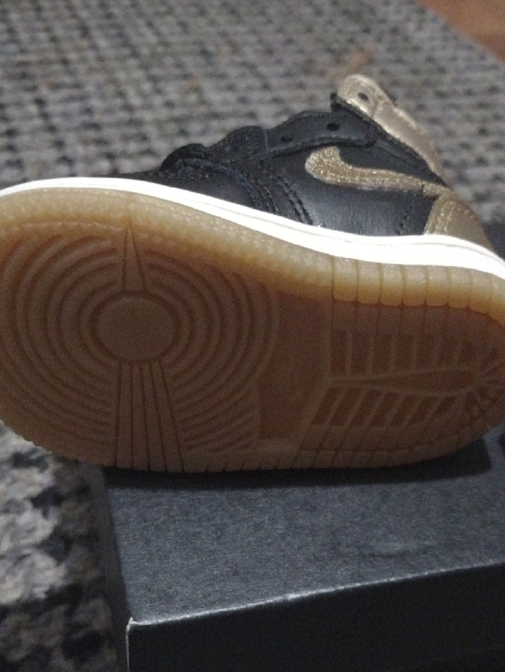 Nike Air Jordans Retro Black and Gold Baby High-Top Sneakers - Picture 7 of 8